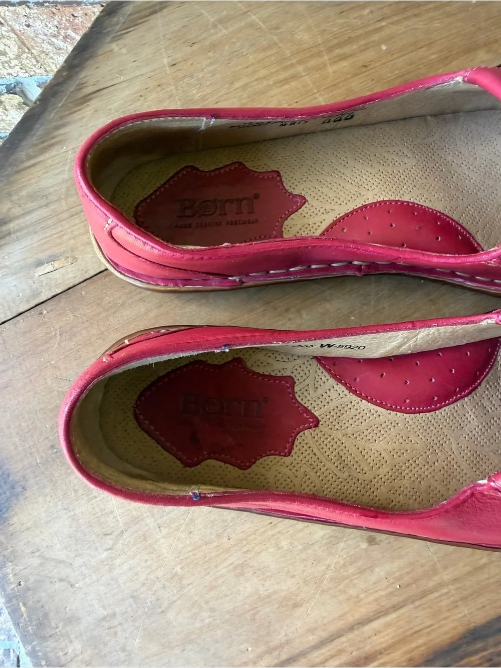 Born Women's Red Leather Tasseled Loafers Size 8 Light Wear See Pics So Cute!